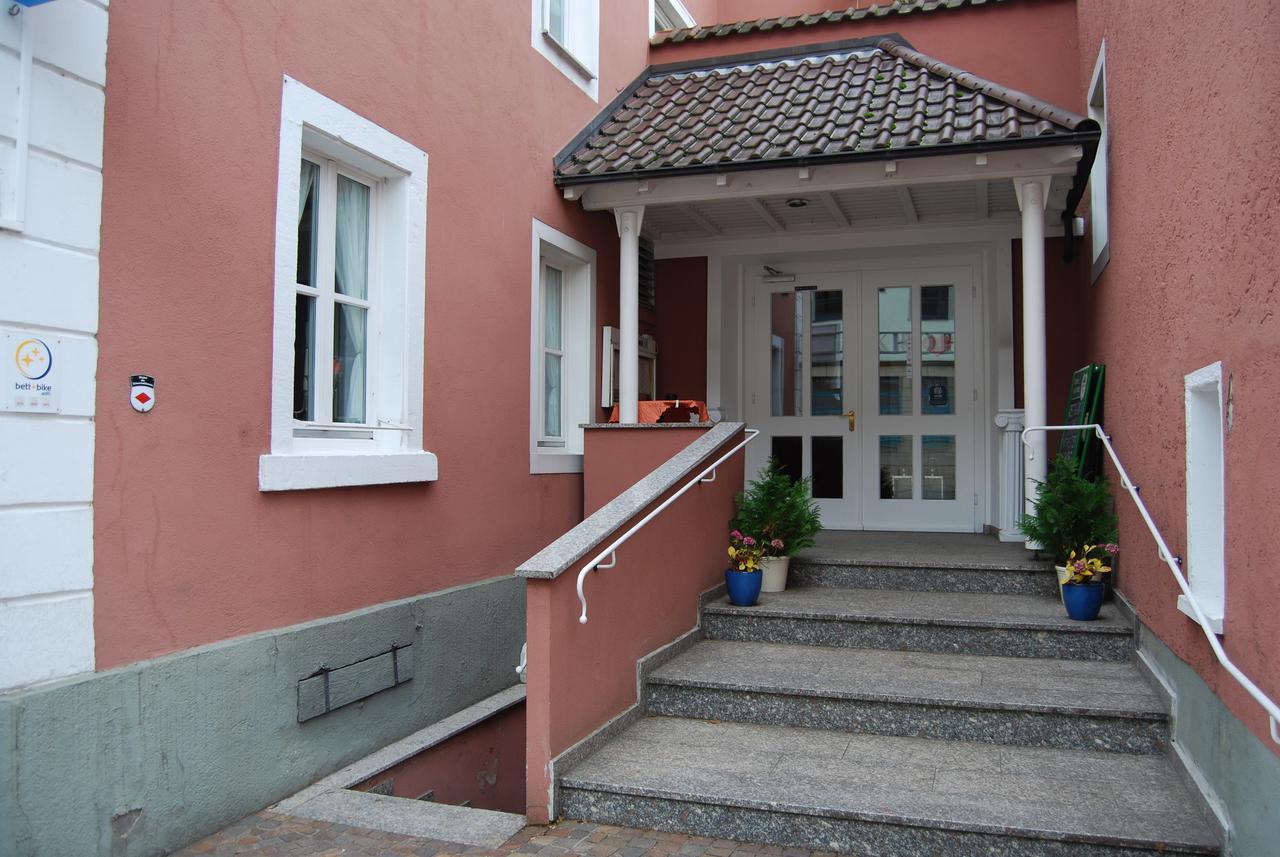Gasthaus Zum Loewen - Restaurant Akropolis Хаузах Екстериор снимка